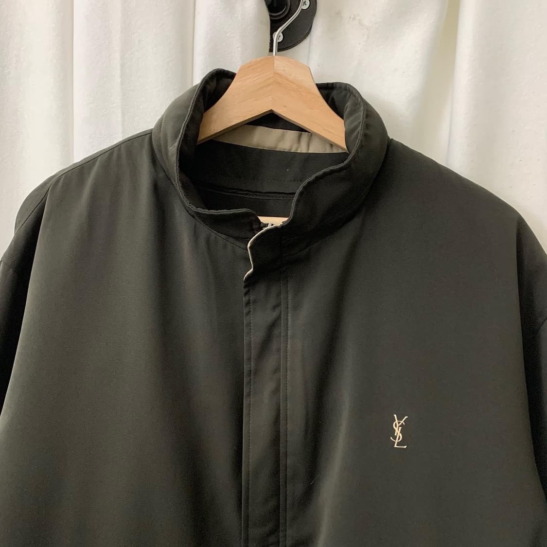 입생로랑 딥카키 스몰로고 윈드 자켓 상품이미지2