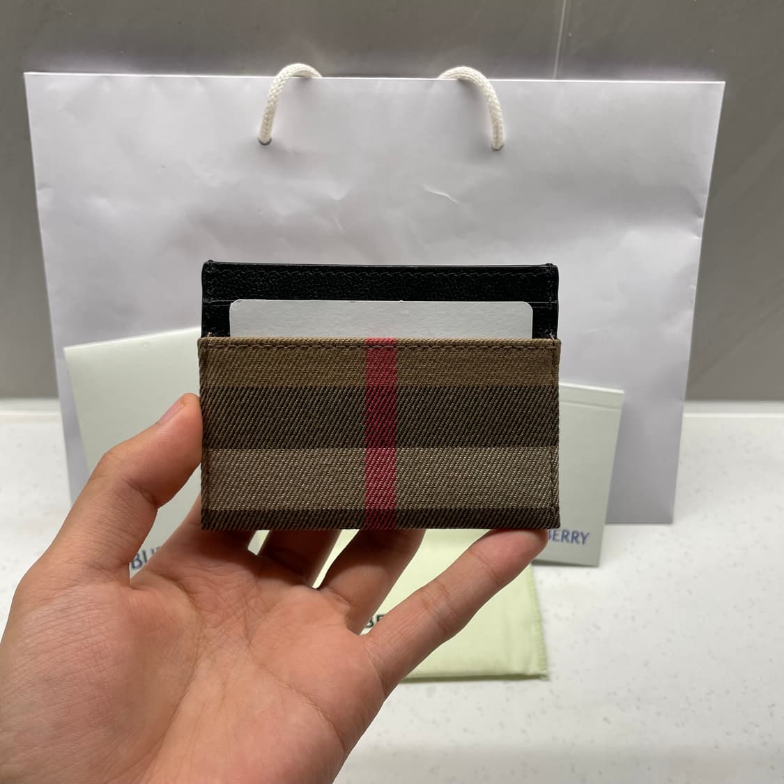 [정품/새상품] 버버리 샌든 카드지갑 상품이미지2