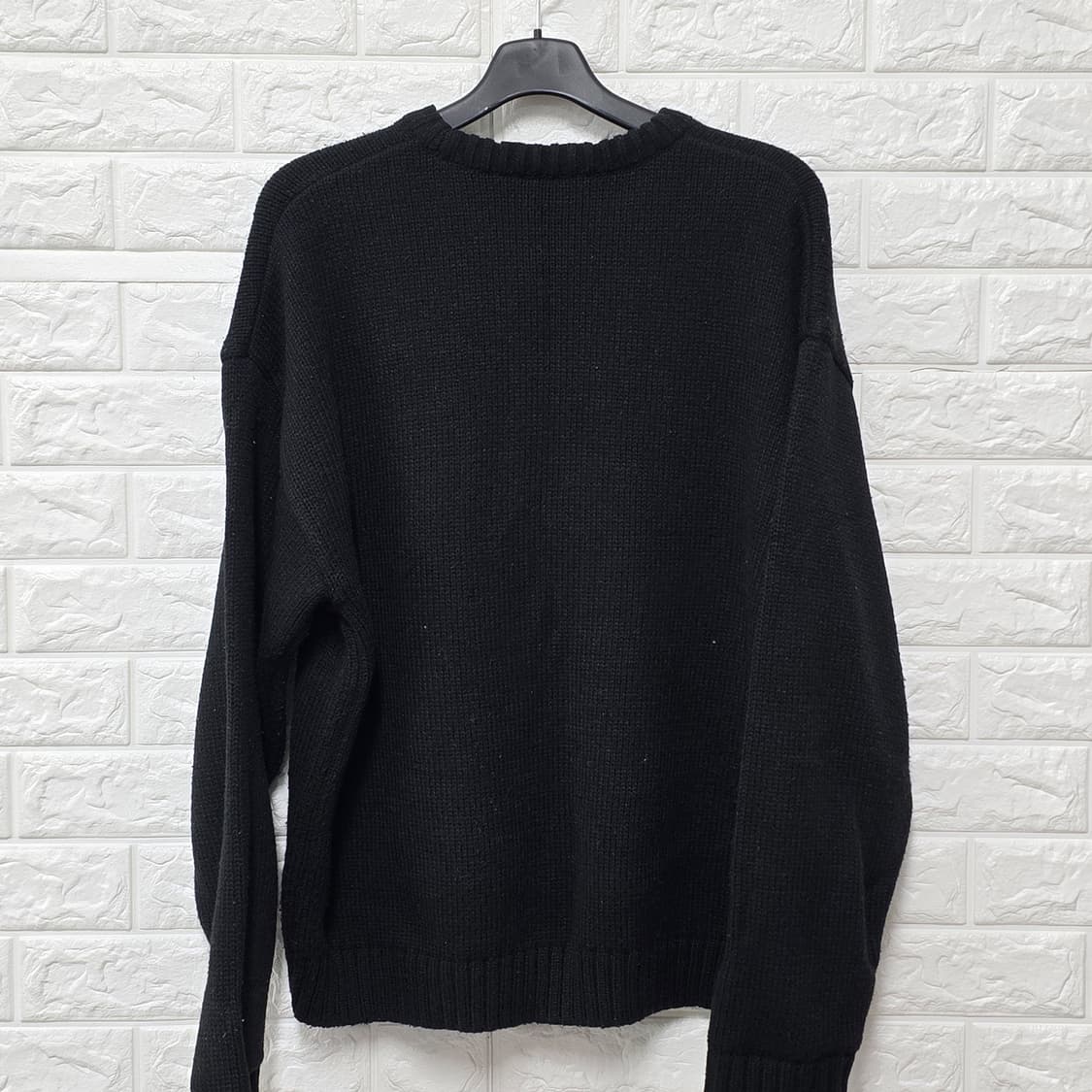 택포) 마크곤잘레스 검정색 니트 L 상품이미지4