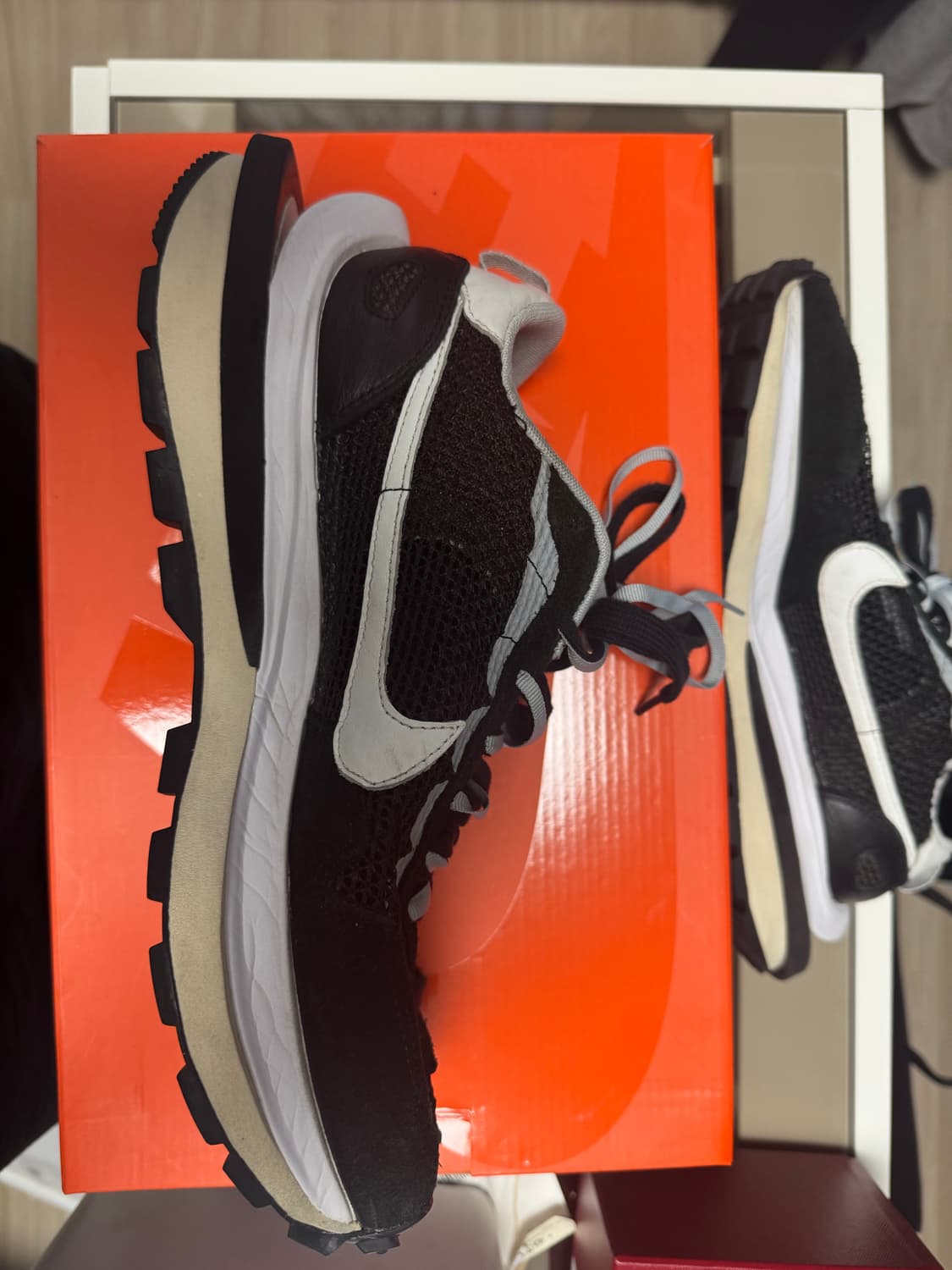 나이키 x 사카이 베이퍼와플 블랙 화이트 상품이미지2