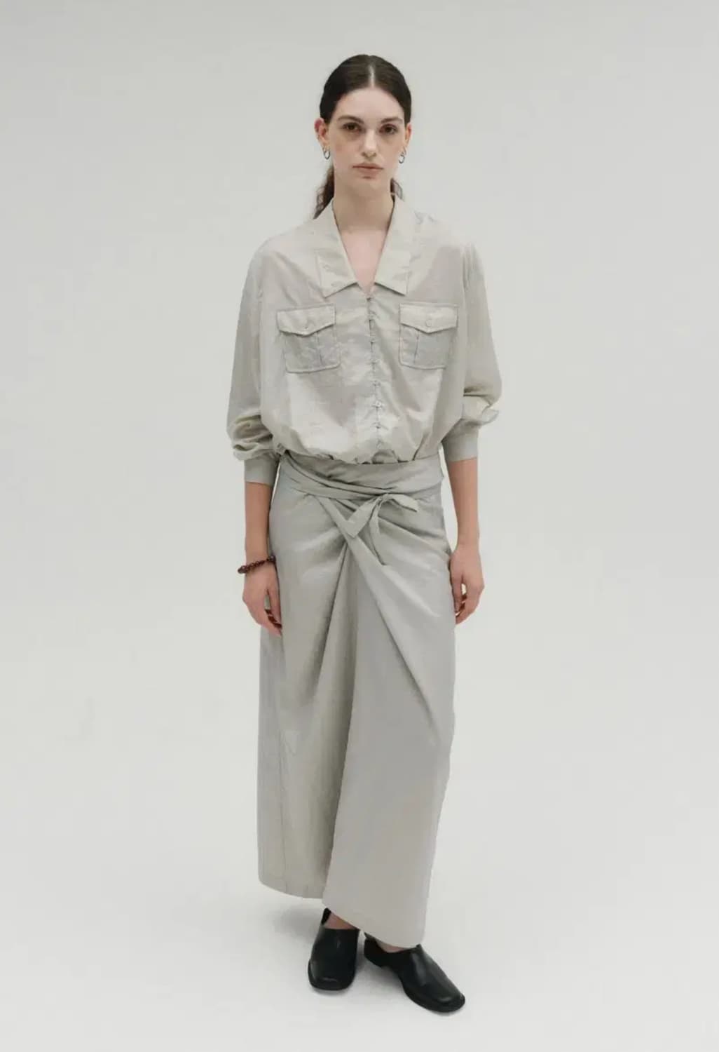 (Set) 솔티페블 포켓 버튼 글로시 셔츠, 스커트 베이지 상품이미지3