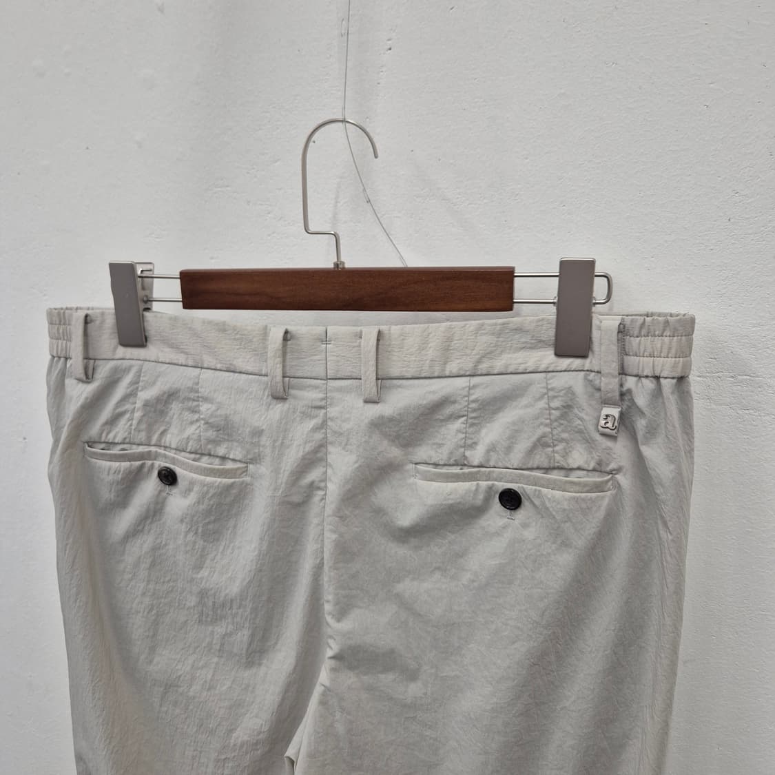 알레그리 나일론 원턱 테이퍼드 팬츠 90 상품이미지6