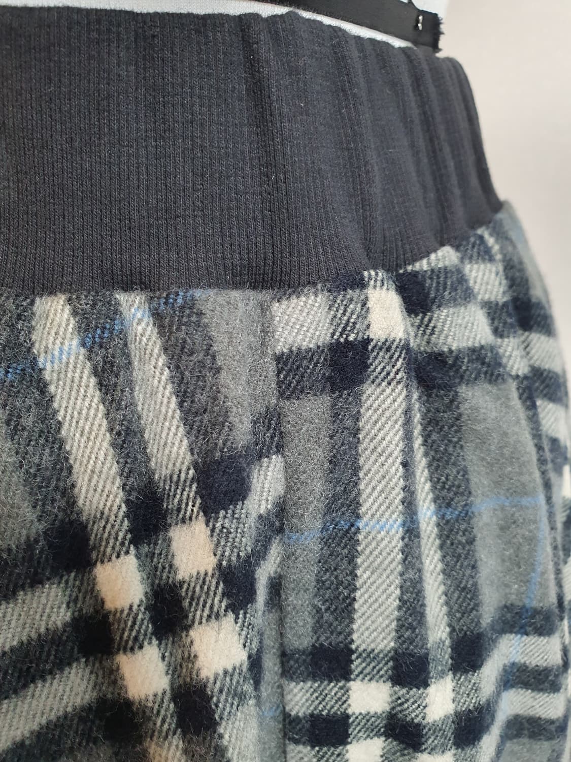 [모리걸] 체크 패턴 모직 플레어 스커트 상품이미지3