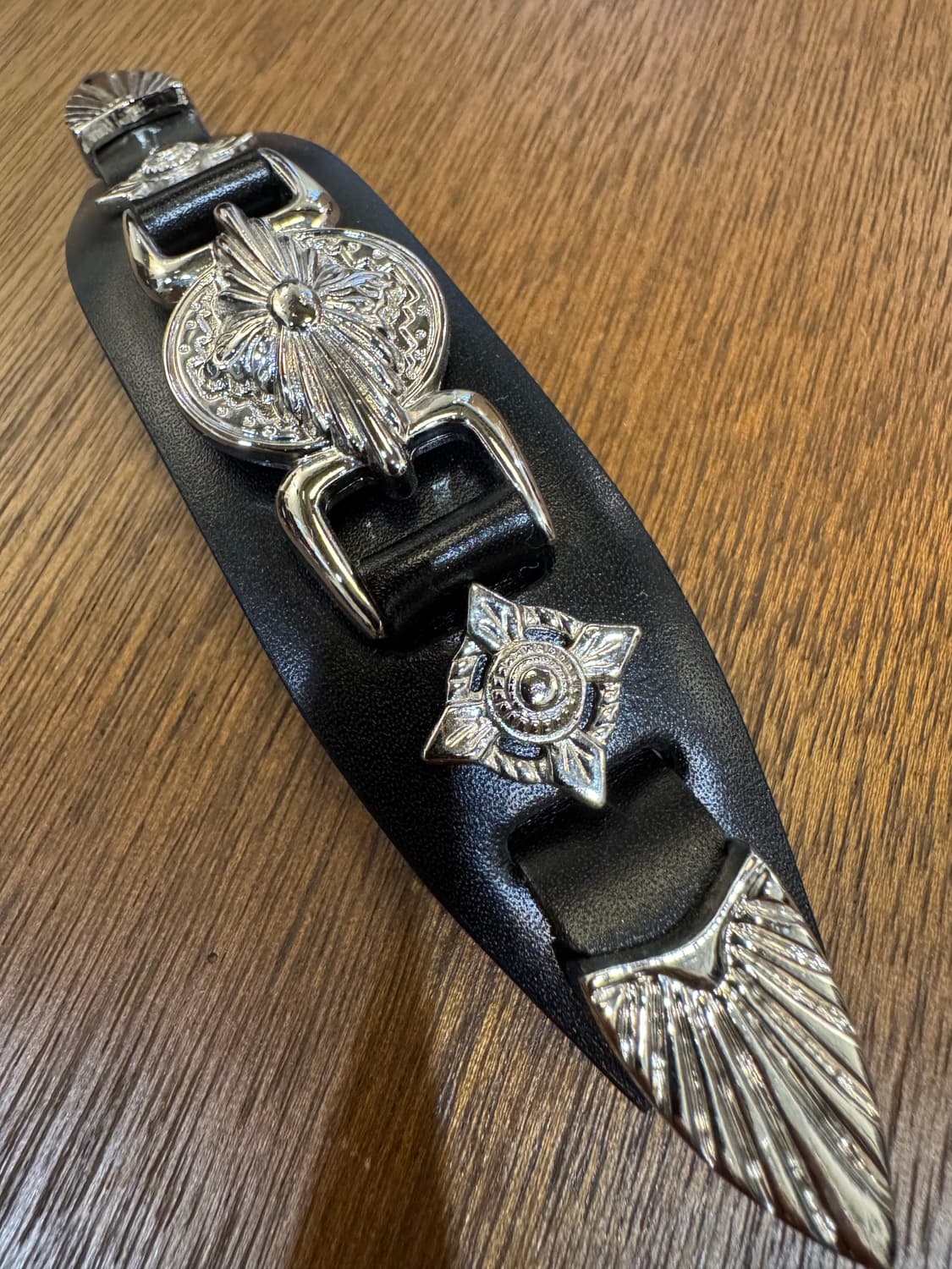 [OS] 토가 아카이브 메탈릭 레더 헤어클립  상품이미지3