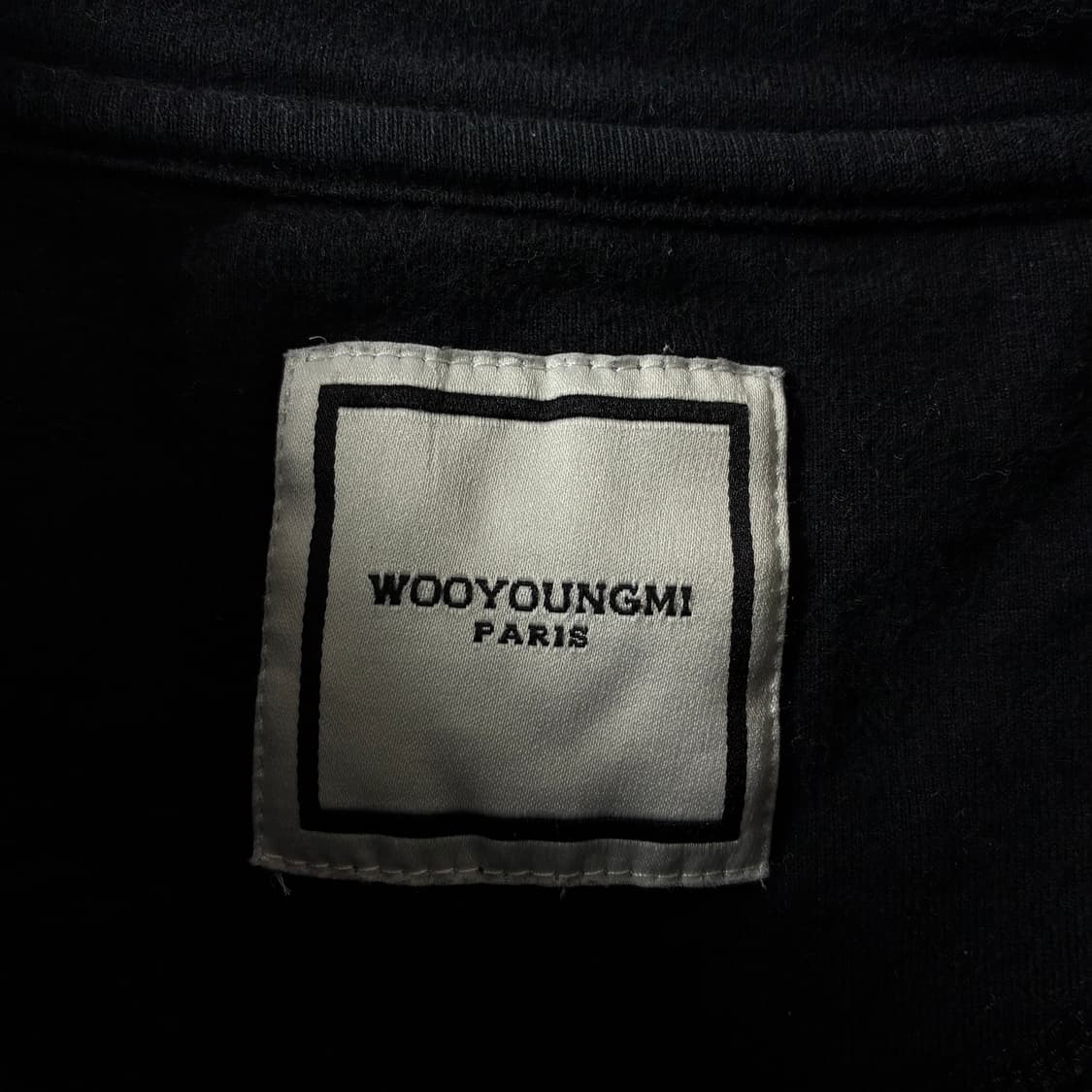 Wooyoungmi  우영미 화이트 패치 백로고 블랙 반팔티  상품이미지6