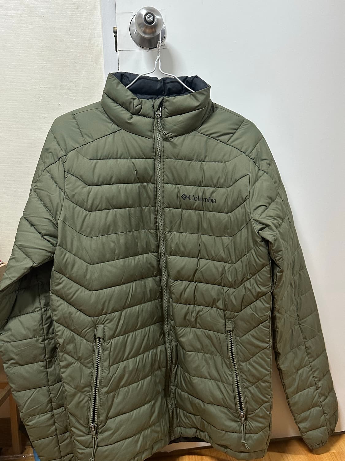 컬럼비아 남성 경량 패딩 카키 상품이미지1