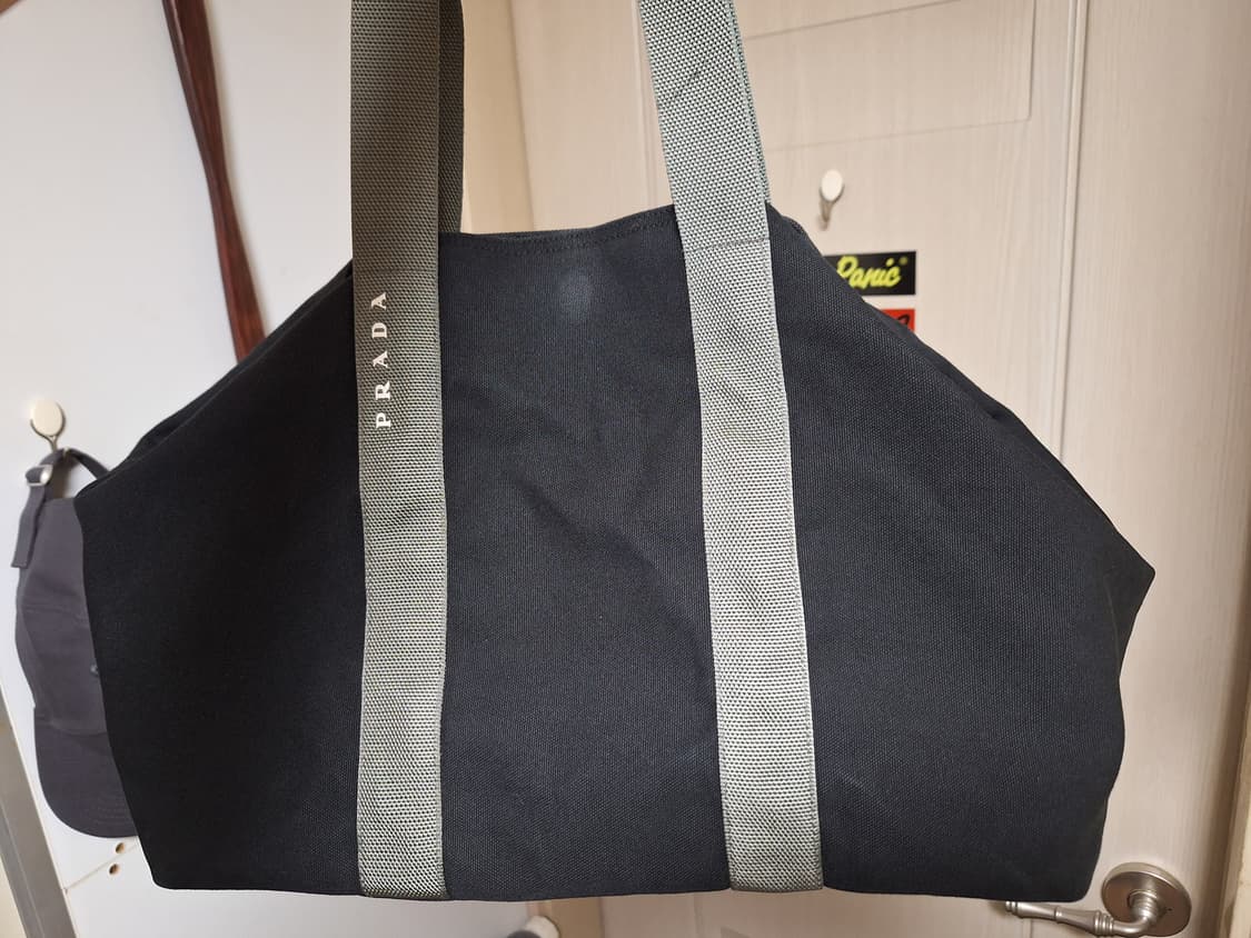 프라다 나일론 토드백 판매합니다 상품이미지3