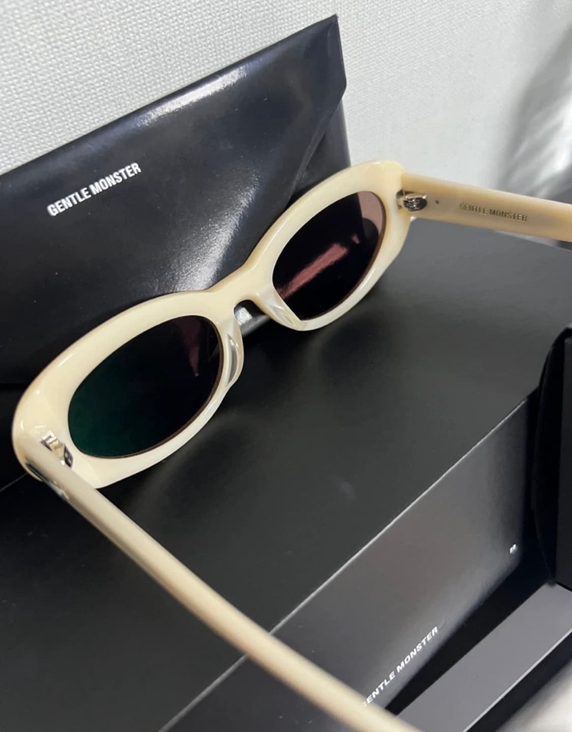 젠틀몬스터 르01 아이보리 제니착용템 상품이미지2