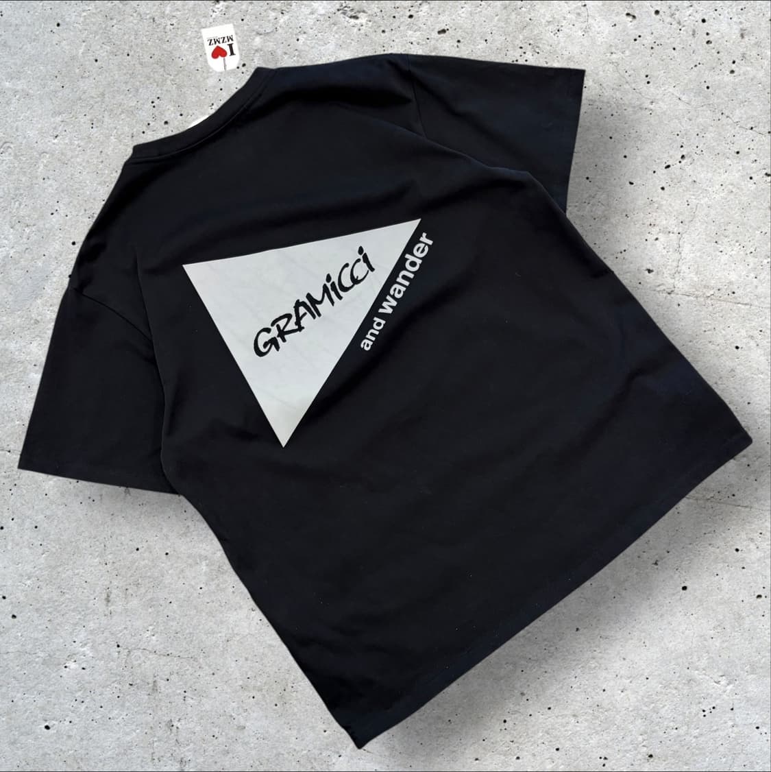 [L] 그라미치 x and wander 블랙 반팔 티셔츠 B819 상품이미지1