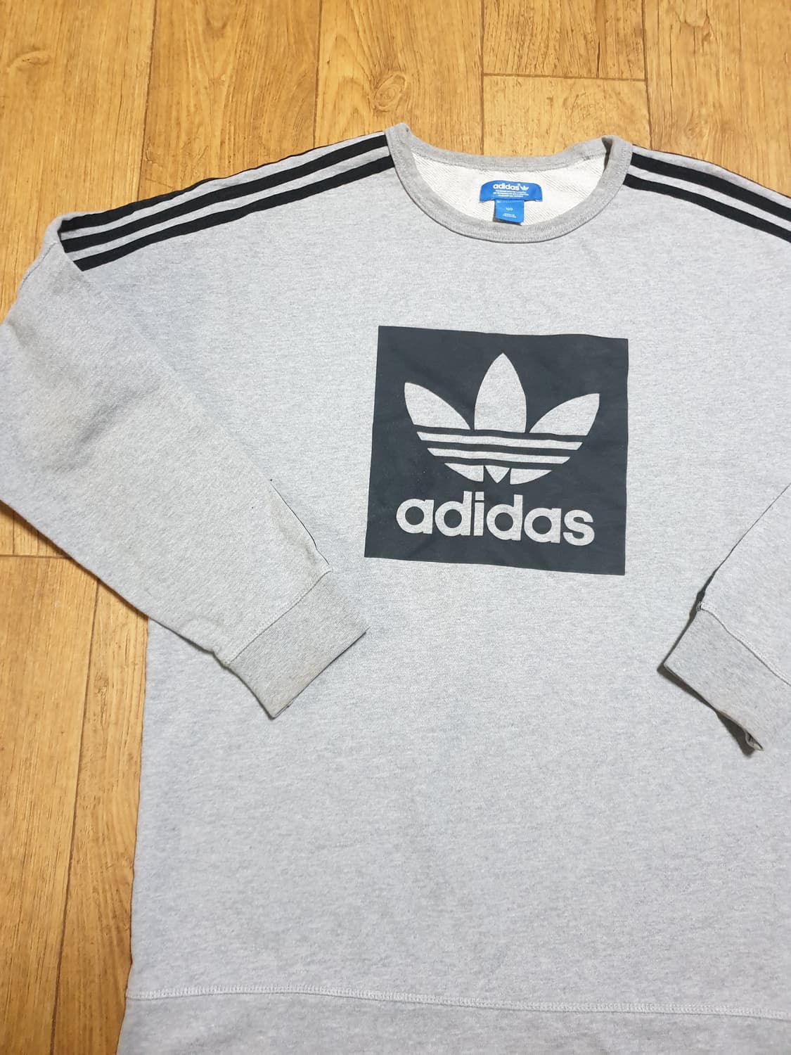 1230 아디다스 맨투맨티 110 사이즈입니다 상품이미지4