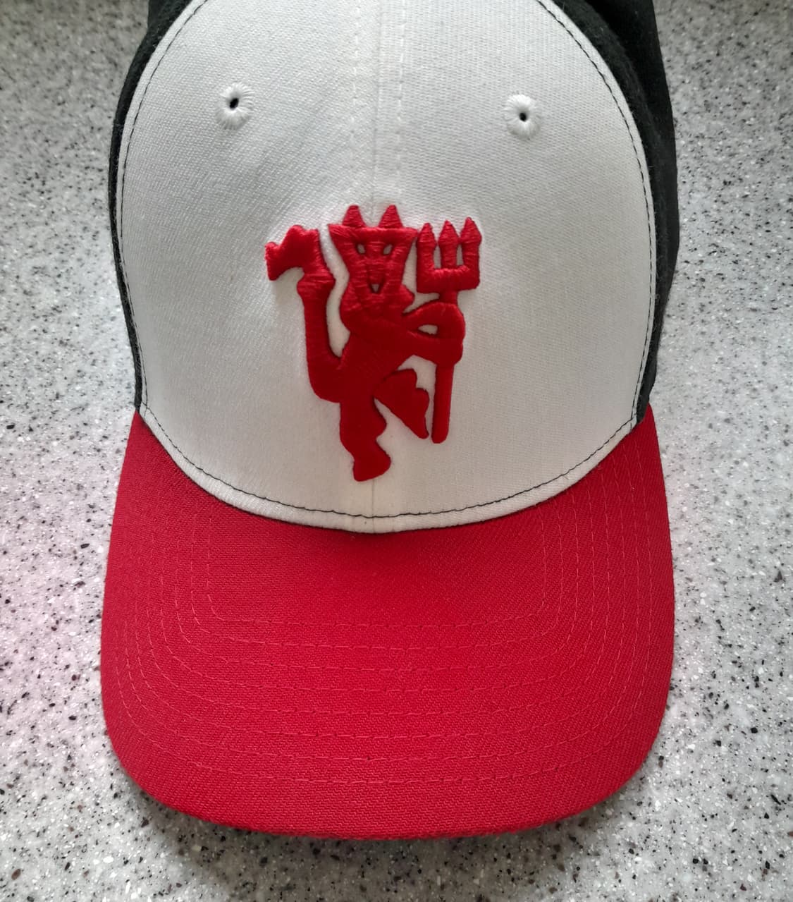 💥뉴에라 X 맨유 밴딩 볼캡 블랙 (L/XL)  상품이미지3