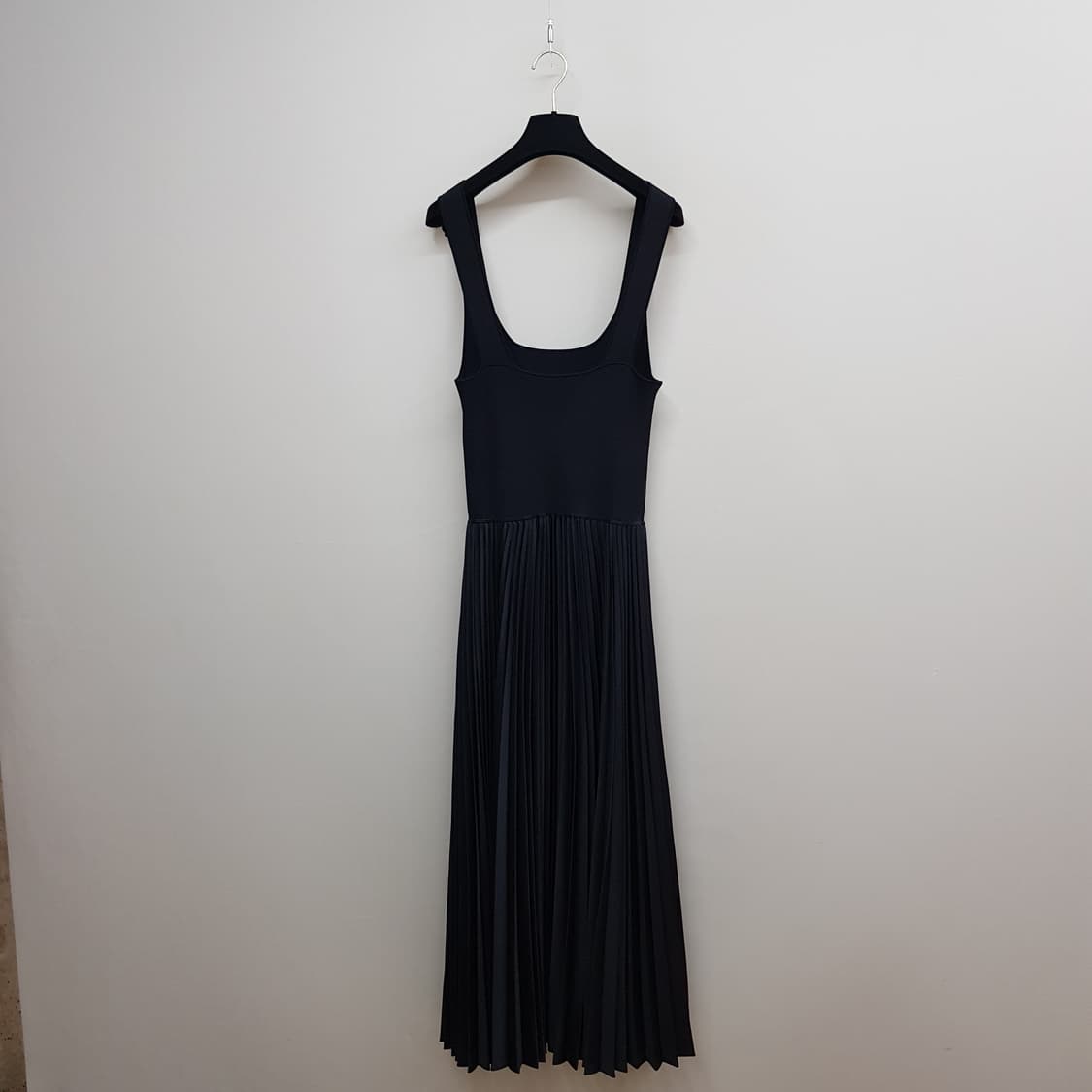 Theory 띠어리 플리츠 스커트 니트 슬리브리스 롱 원피스 M사이즈 상품이미지6