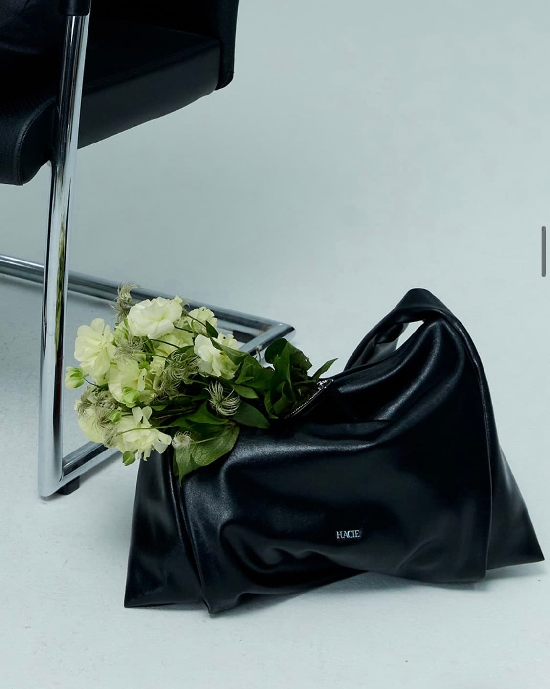 HACIE 하시에 트위스트 스트랩 레더 빅백 상품이미지6