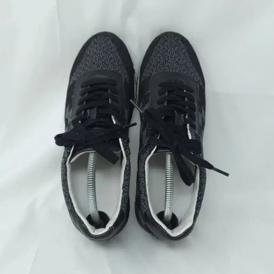 루이비통 남성 스니커즈 블랙/회색 43사이즈 상품이미지2