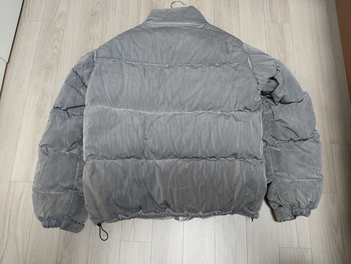 블랙아웃 오버다이 구스다운 패딩  L 상품이미지3