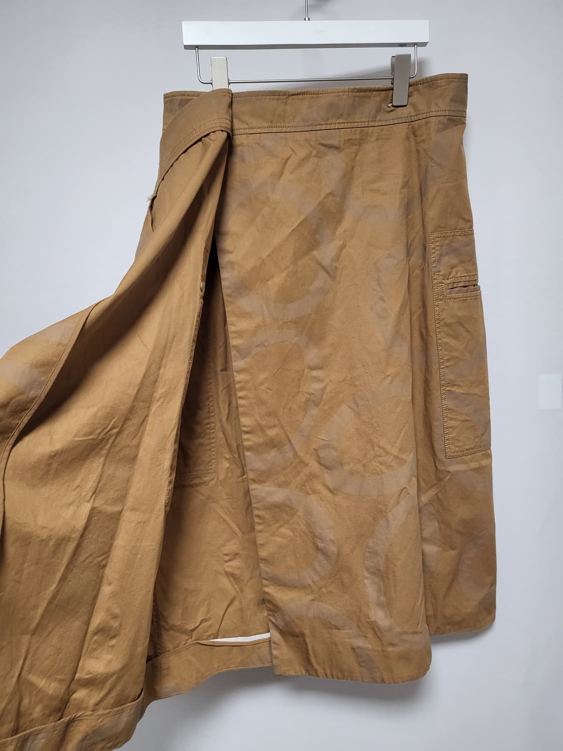 COS 로고패턴 면랩스커트 상품이미지4