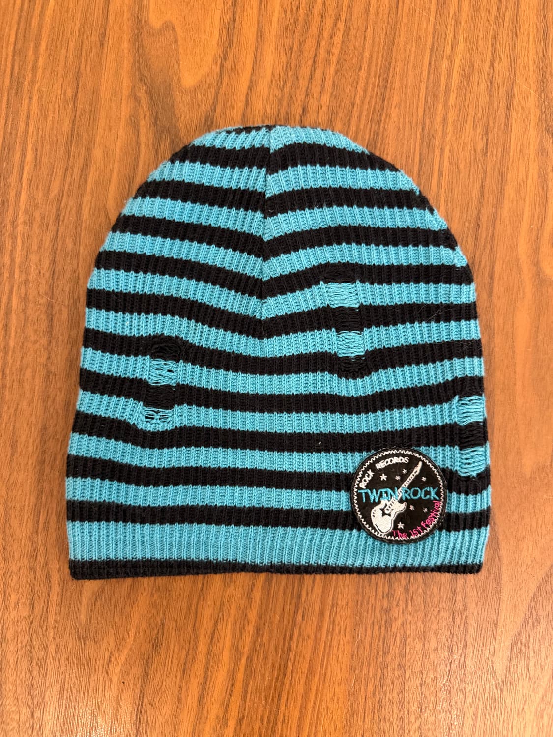 리버시블 스트라이츠 비니 상품이미지1