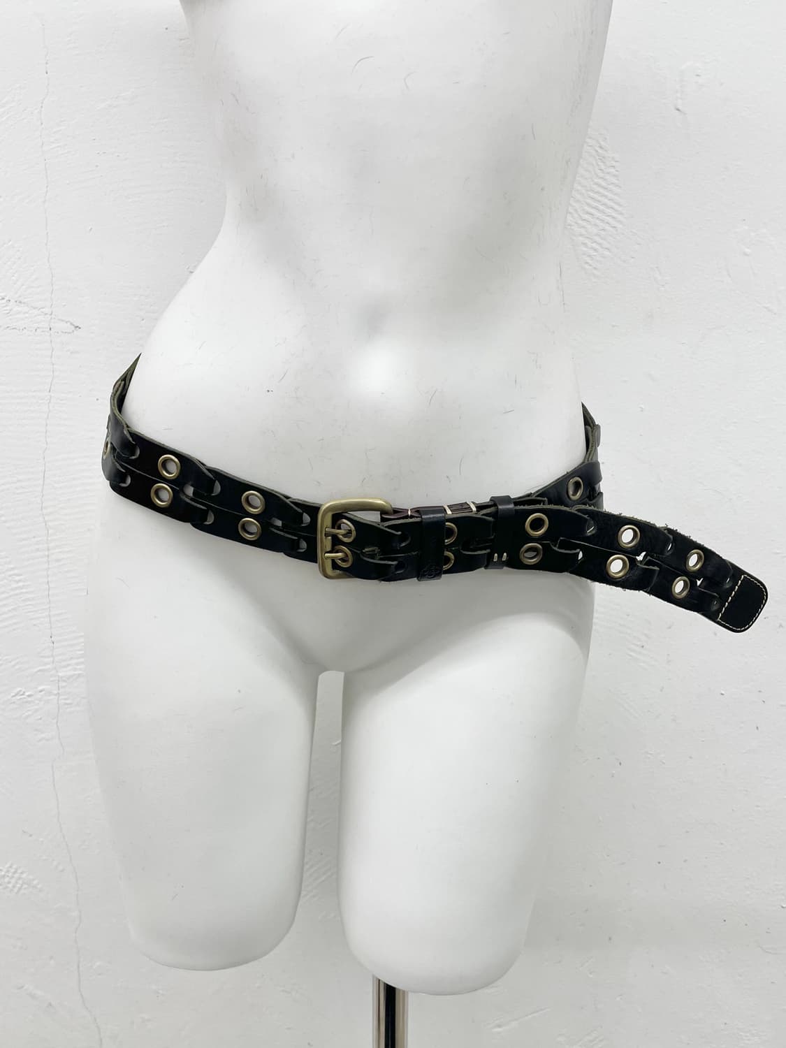 리얼레더 디테일 절개 펀칭 버클 벨트 상품이미지2