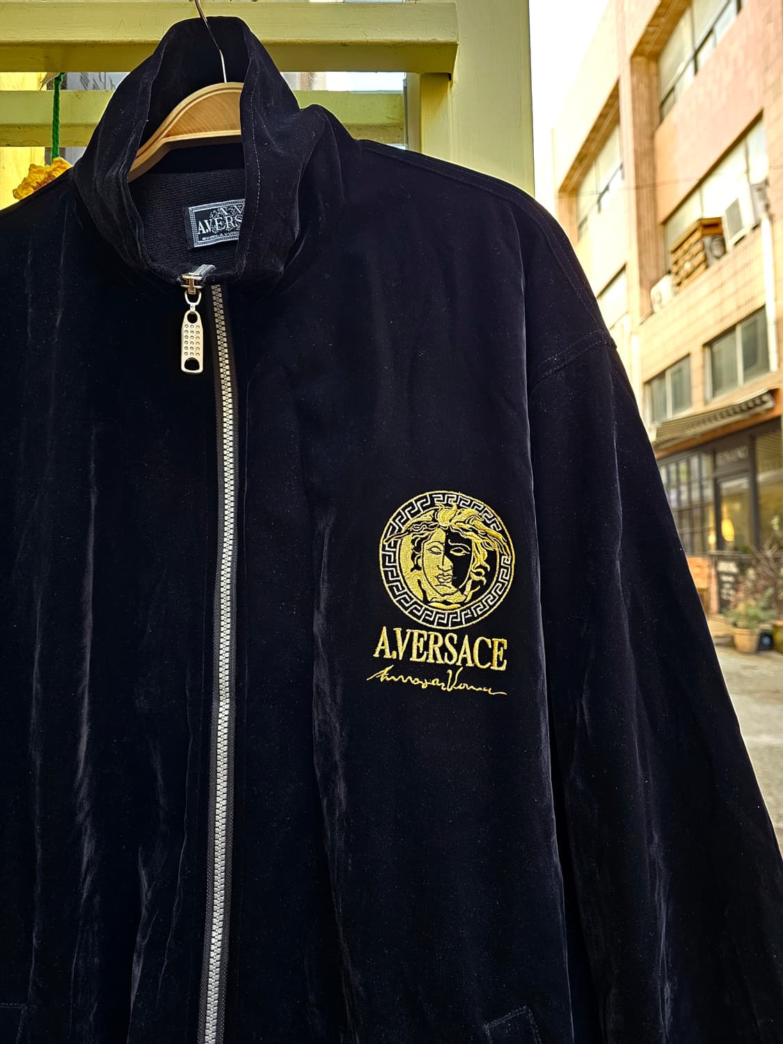 A.Versace 90's 골드 메두사 블랙 벨벳 집업 상품이미지5