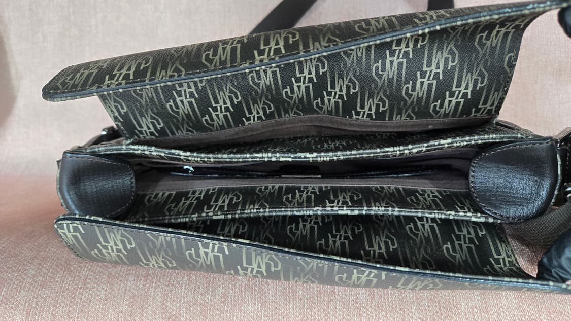 닥스 메신저백 모노그램 패턴 크로스백 상품이미지7