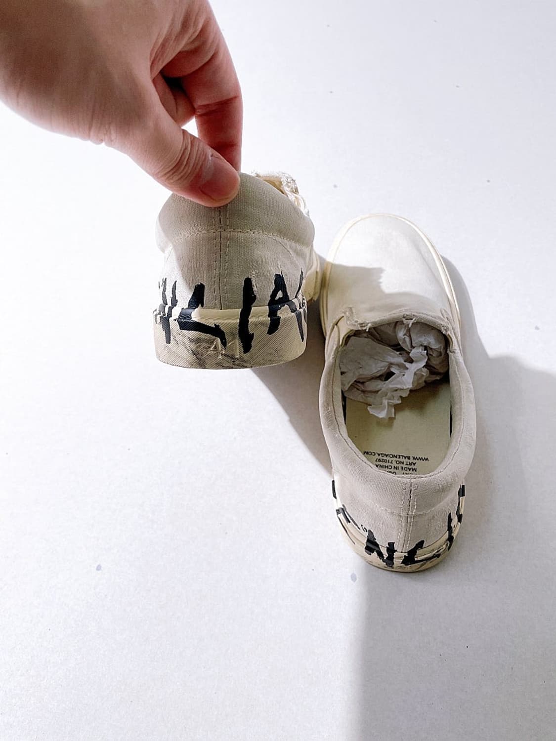 (정품/새상품) 발렌시아가 남성 화이트 블랙 PARIS 그래피티 슬립온 상품이미지3