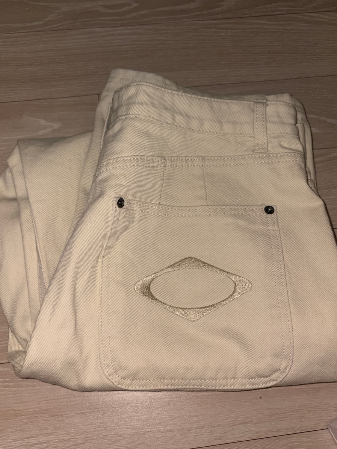 미스치프 롬버스 슬로치 진 크림 상품이미지1