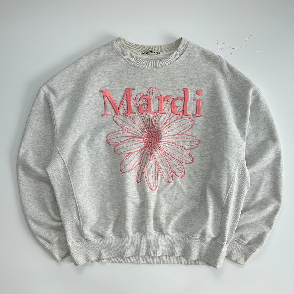 Mardi Mercredi 마르디메크르디 핑크 자수 로고 맨투맨 상품이미지3