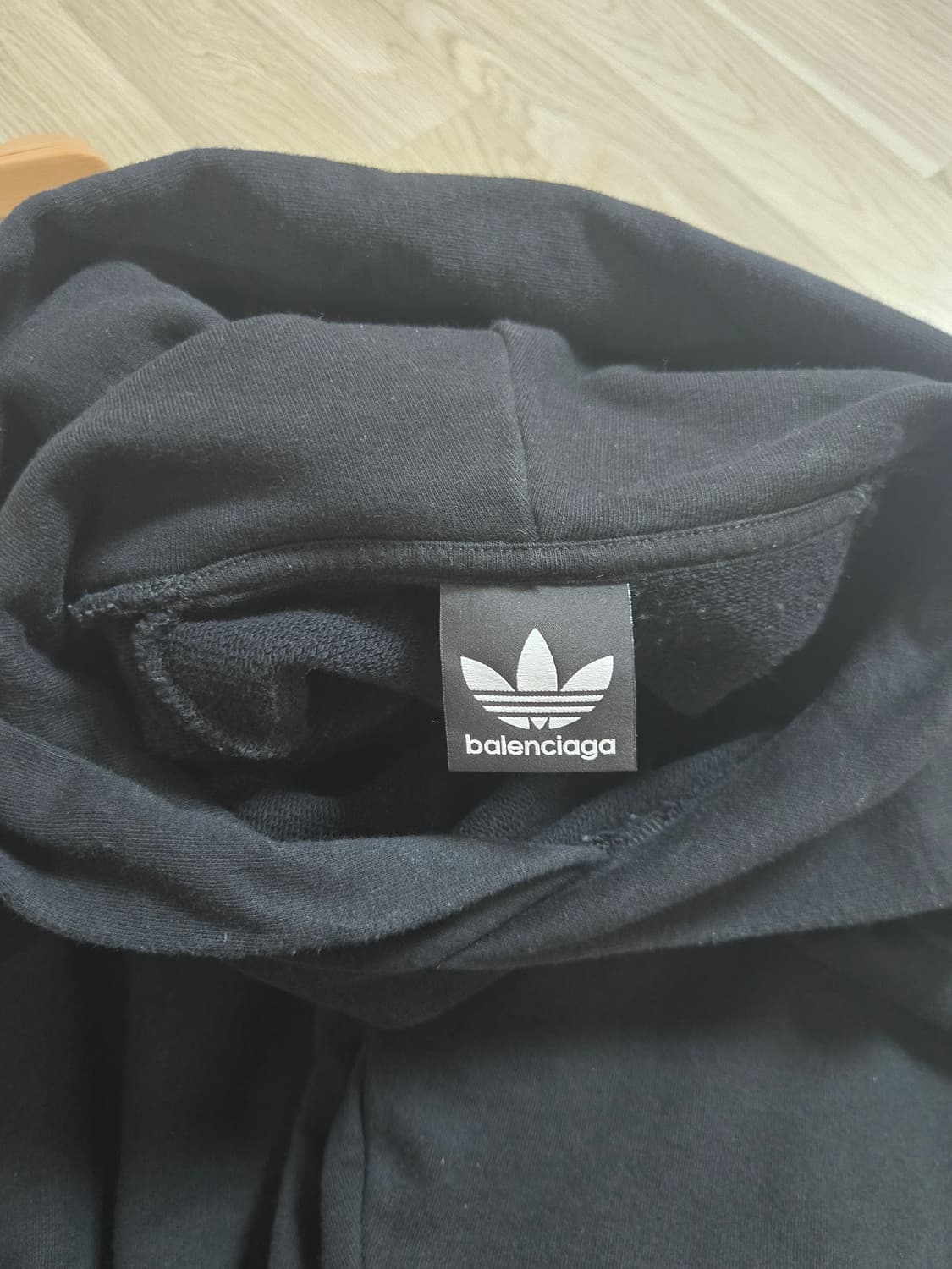 발렌시아가 아디다스 후드 라지 핏 블랙 2 상품이미지6