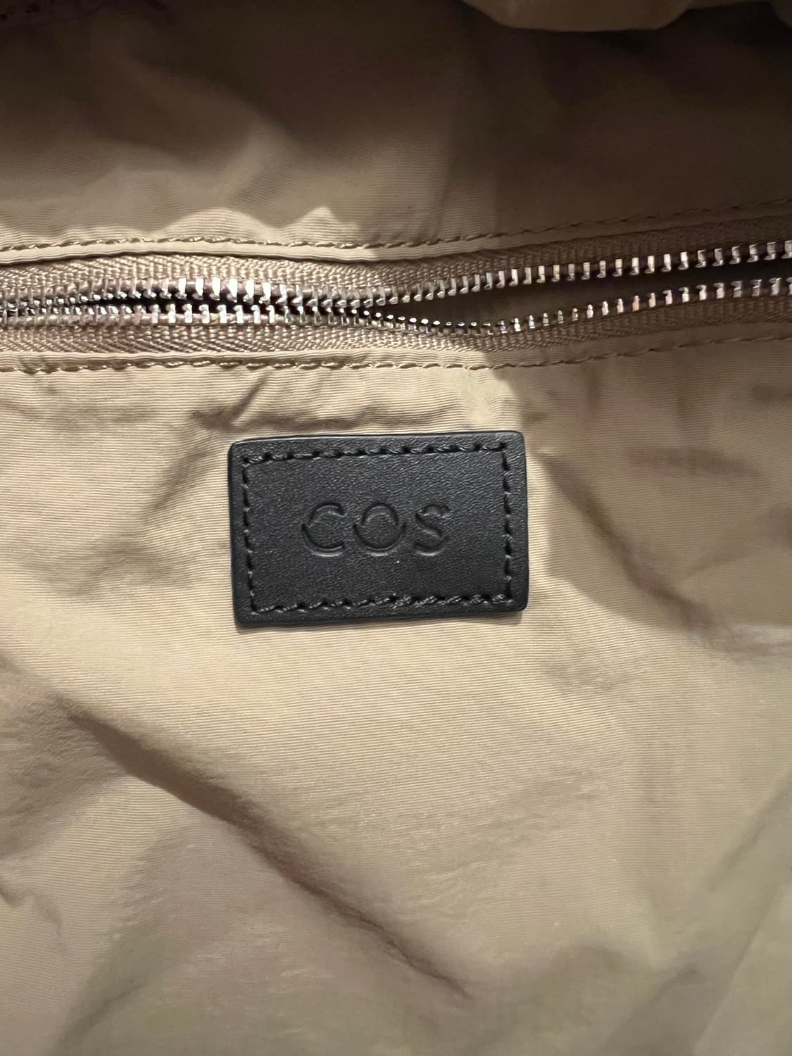 cos 베이지 토트백+백팩 상품이미지5