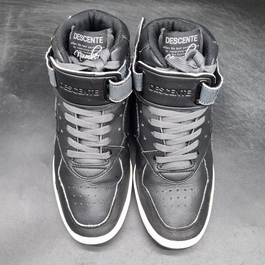 데상트 키높이 블랙 하이탑 245 굽6 상품이미지2