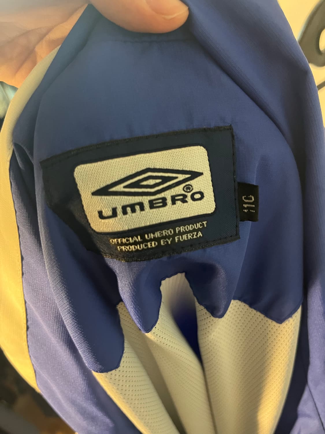 엄브로 올드스쿨 바람막이 상품이미지6