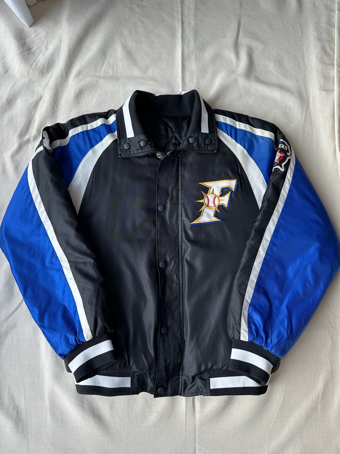 홋카이도 닛폰햄 파이터즈 스타디움 자켓 상품이미지1