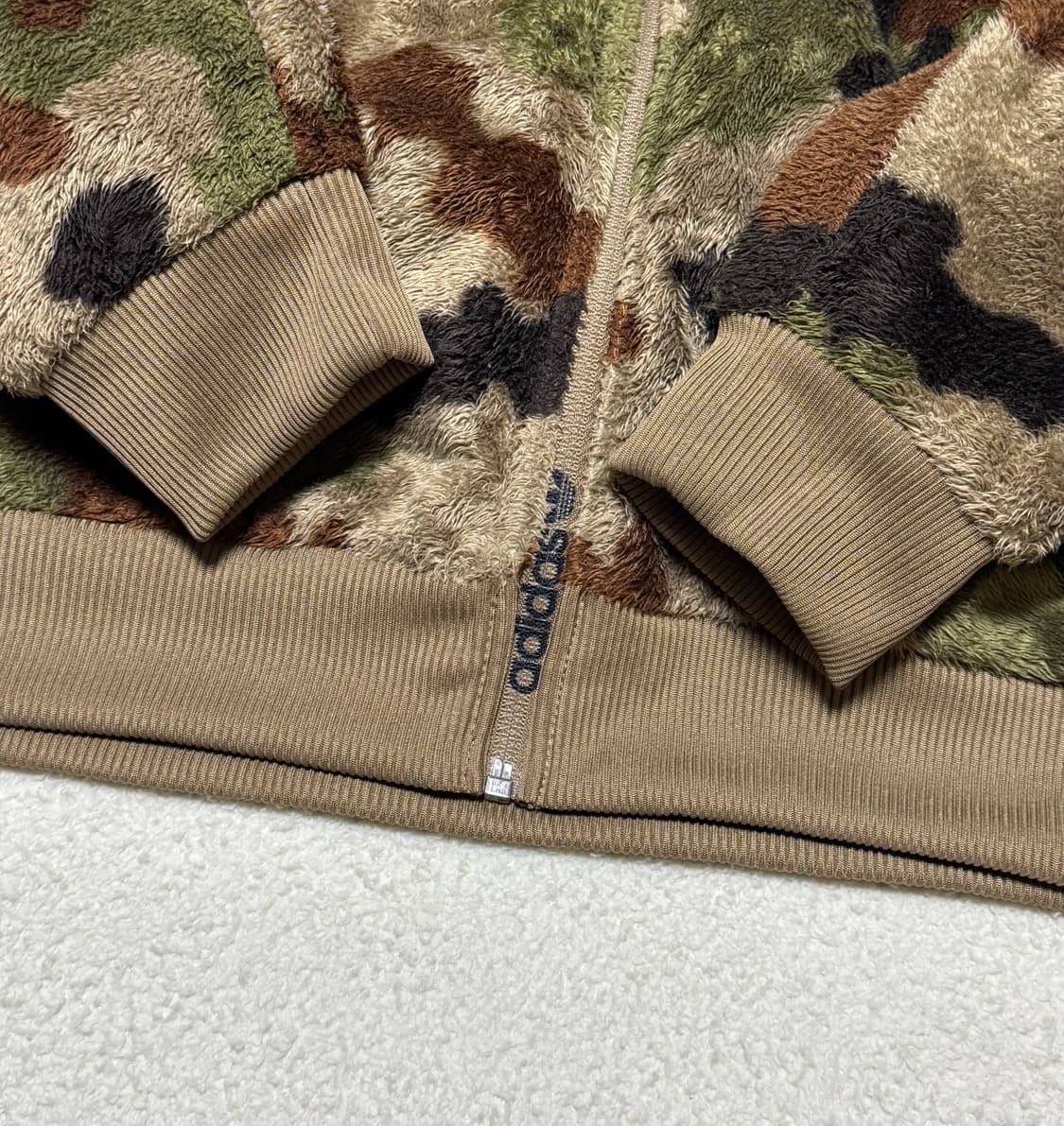 아디다스 카모 쉐르파 후드집업 상품이미지5