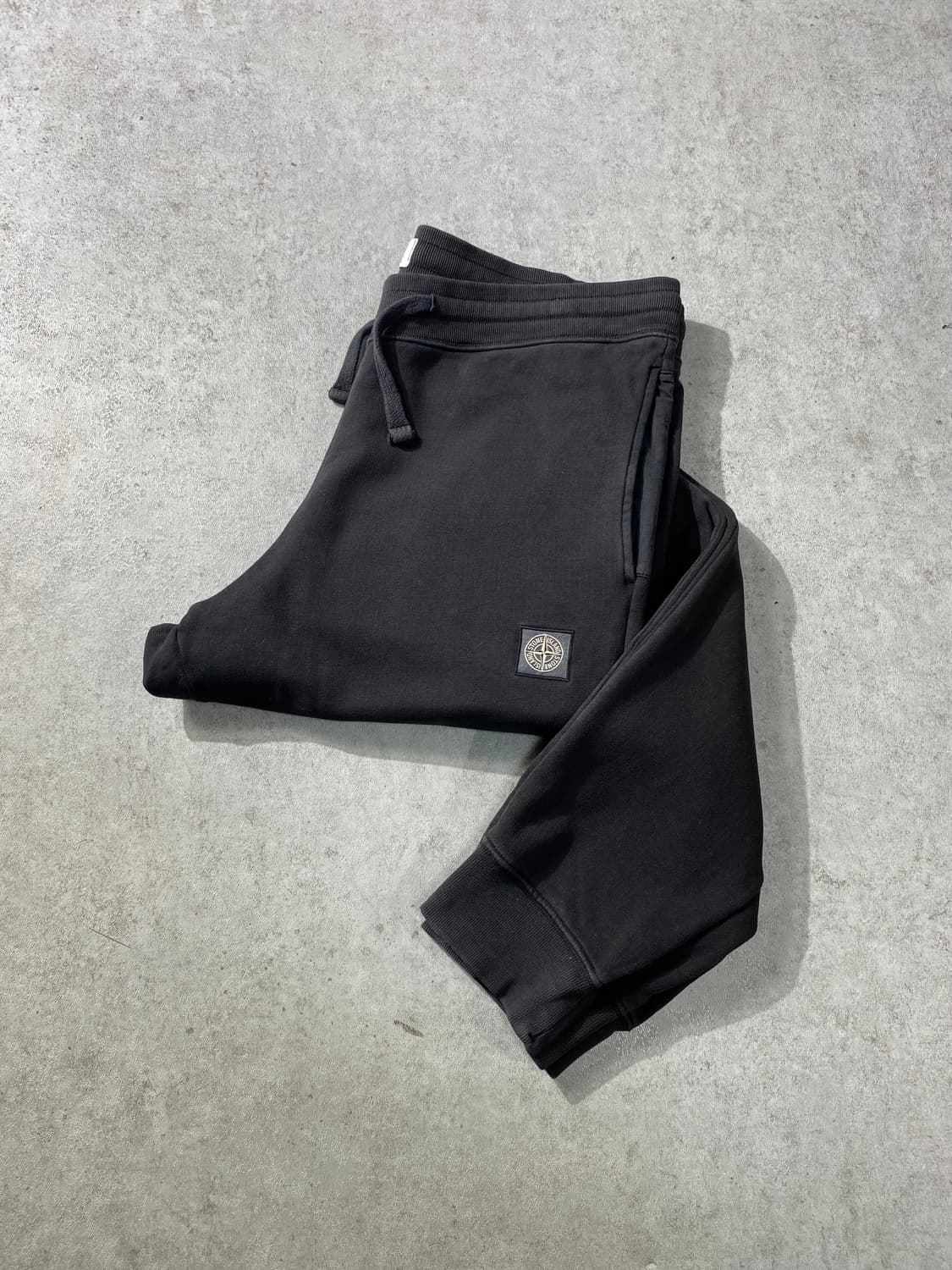 [L] Stone Island 스톤 아일랜드 루즈핏 스웻팬츠 상품이미지1