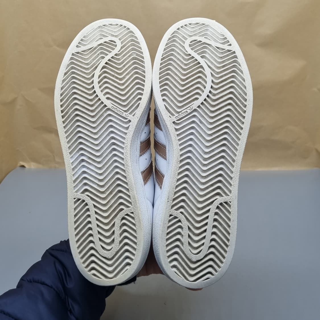 아디다스 슈퍼스타 메탈릭 여성운동화230  상품이미지3