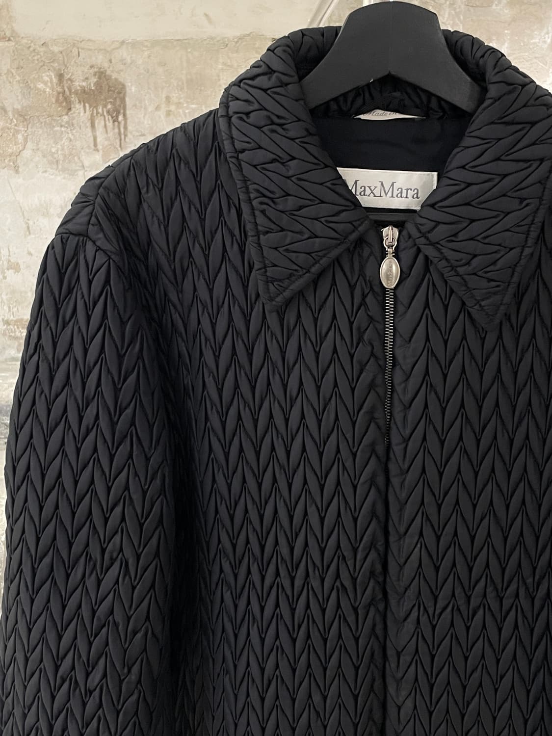 막스마라 블랙 패디 나일론 집업 자켓 상품이미지2