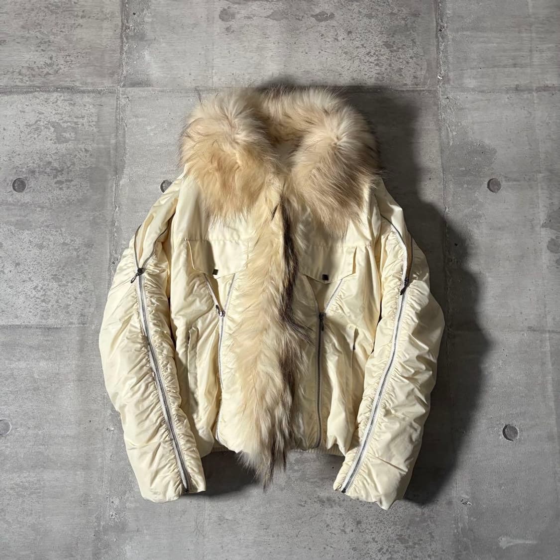 [새상품] SHELVO Y2K 퍼 트리밍 패딩점퍼 상품이미지1