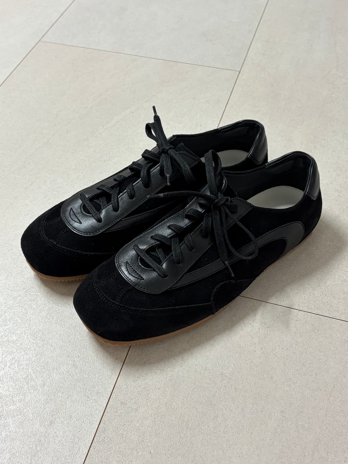 [43] COS 미니멀 스웨이드 트레이너 새상품 상품이미지1