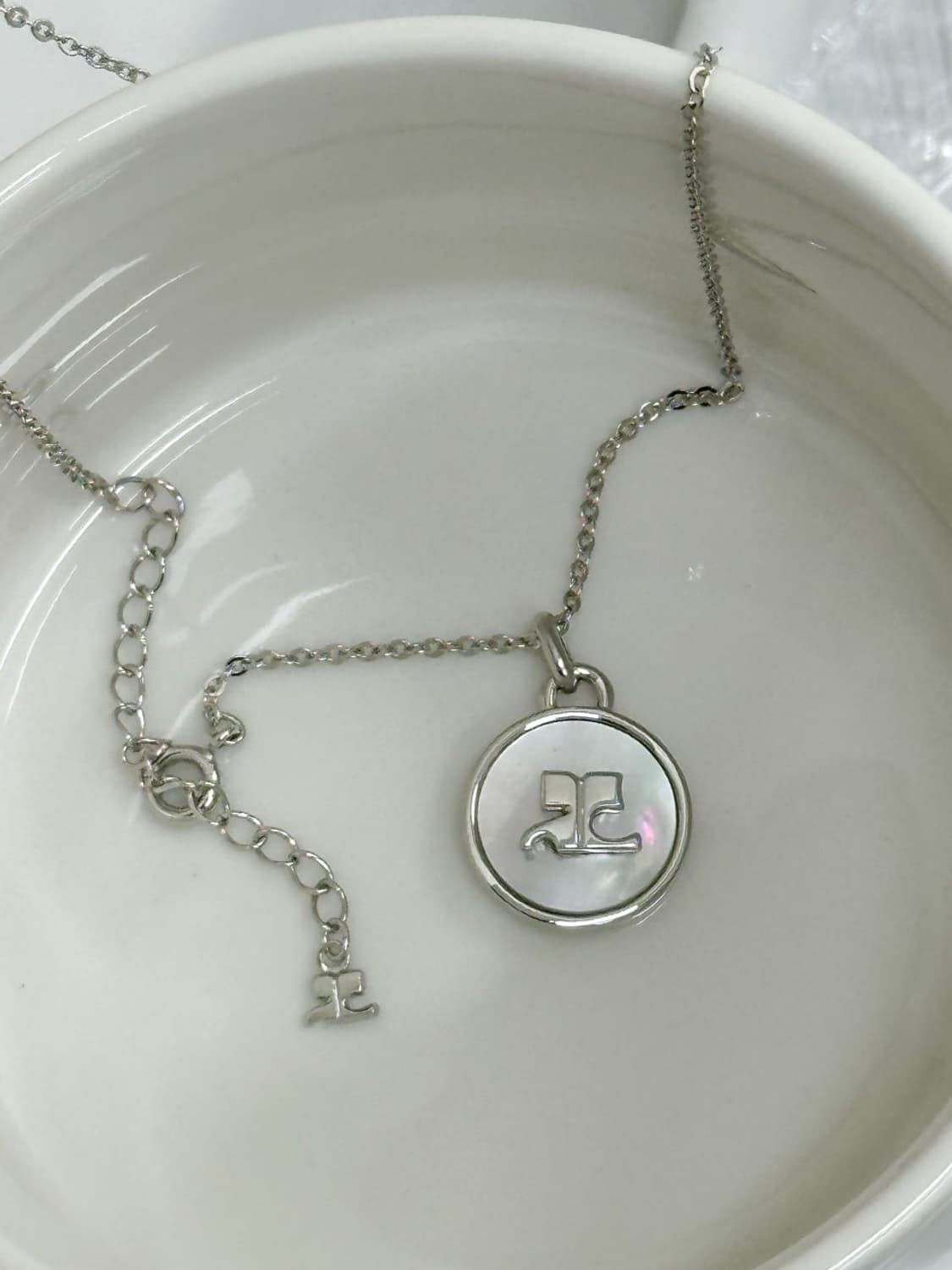 courreges / 꾸레쥬 자개 펜던트  목걸이  상품이미지2