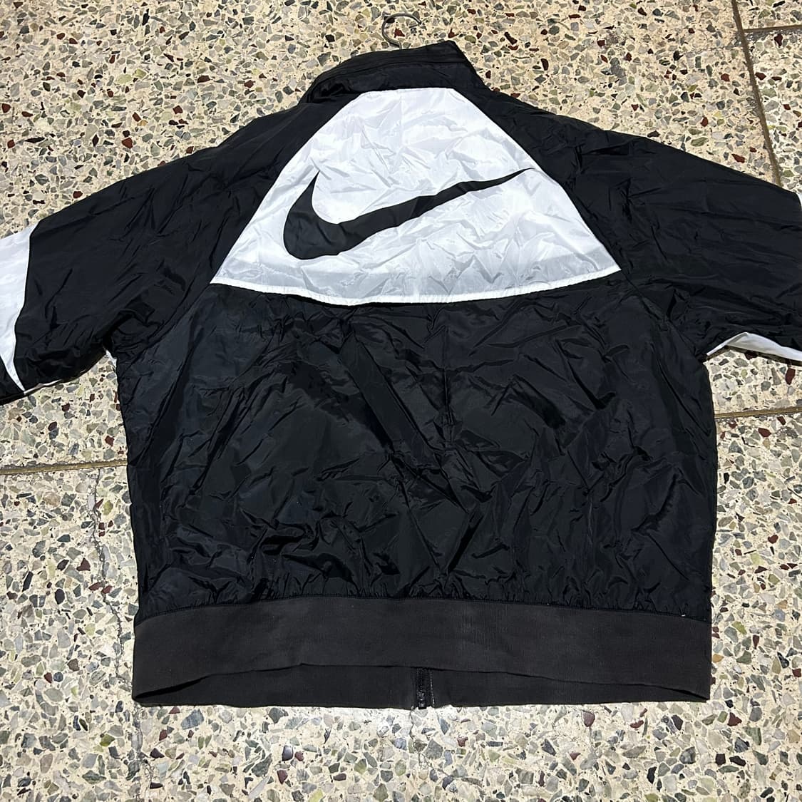 나이키(NIKE) 윈드러너 범고래 바람막이 상품이미지4