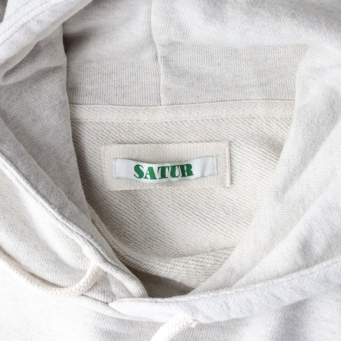 SATUR 미니 로고 자수 후드티  상품이미지5