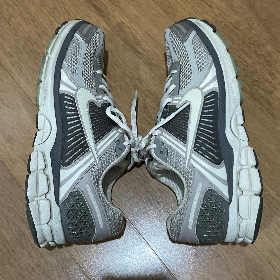 나이키 줌 보메로 5 코블스톤 앤 플랫 퓨터 275 상품이미지7