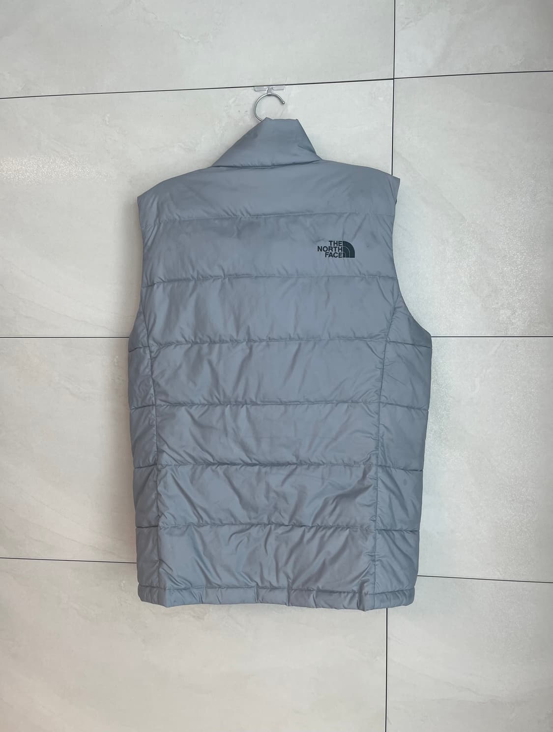 노스페이스 550 구스다운 패딩 조끼 그레이 (S) 상품이미지4