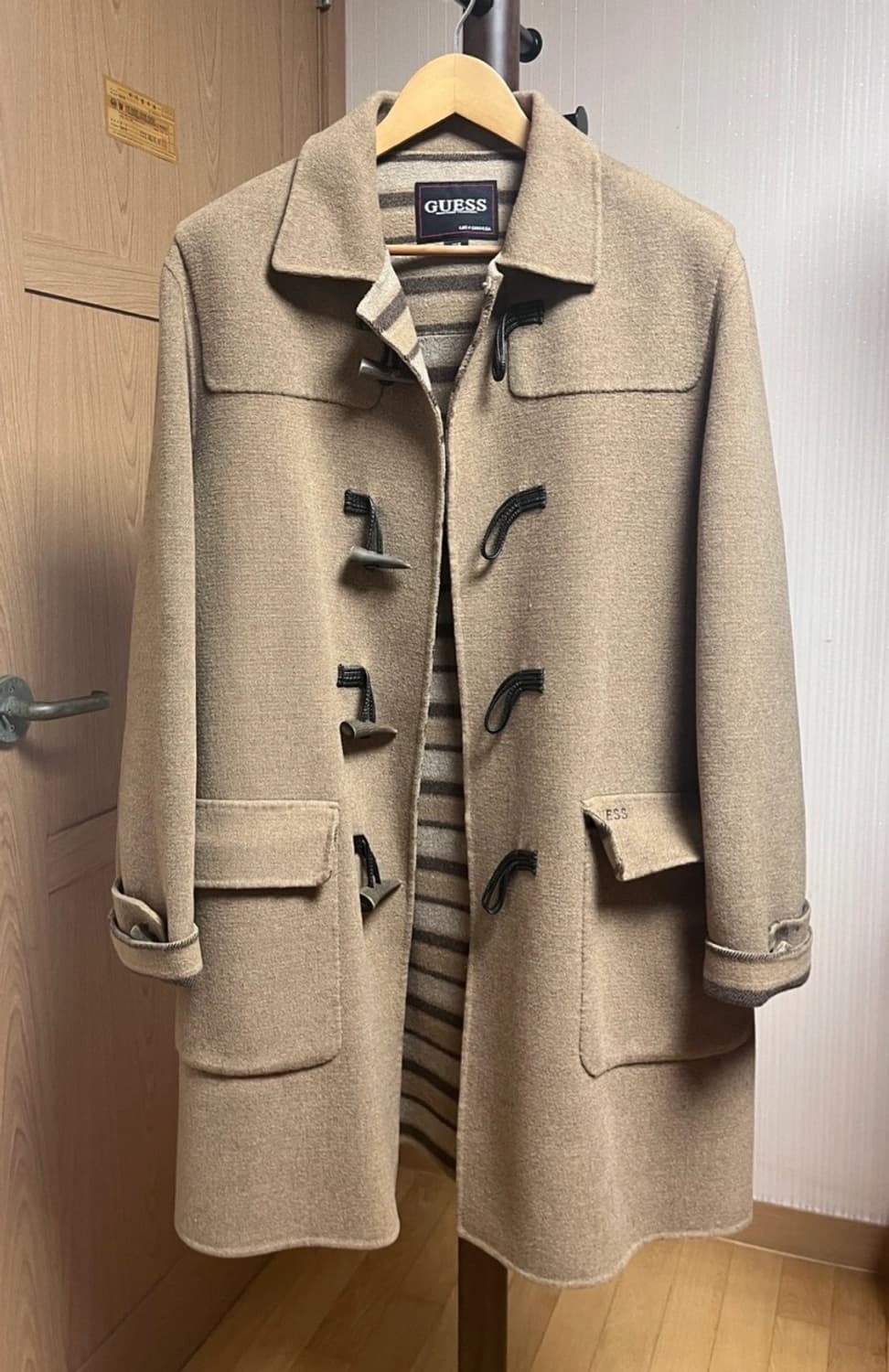 GUESS 떡볶이 코트 상품이미지1