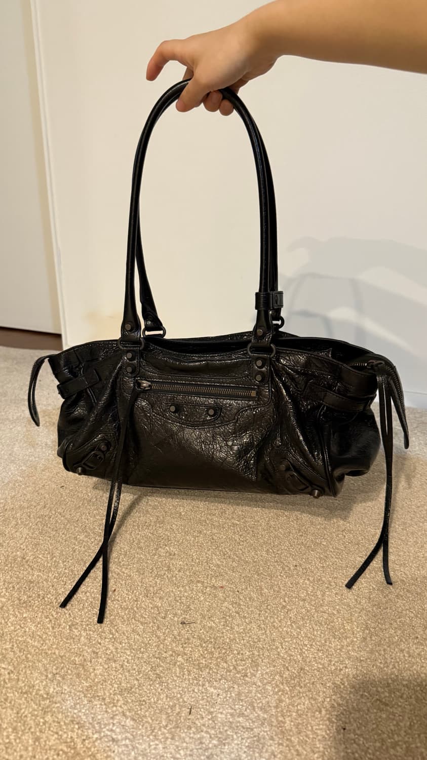 발렌시아가 르 시티 이스트 웨스트백 블랙 상품이미지3