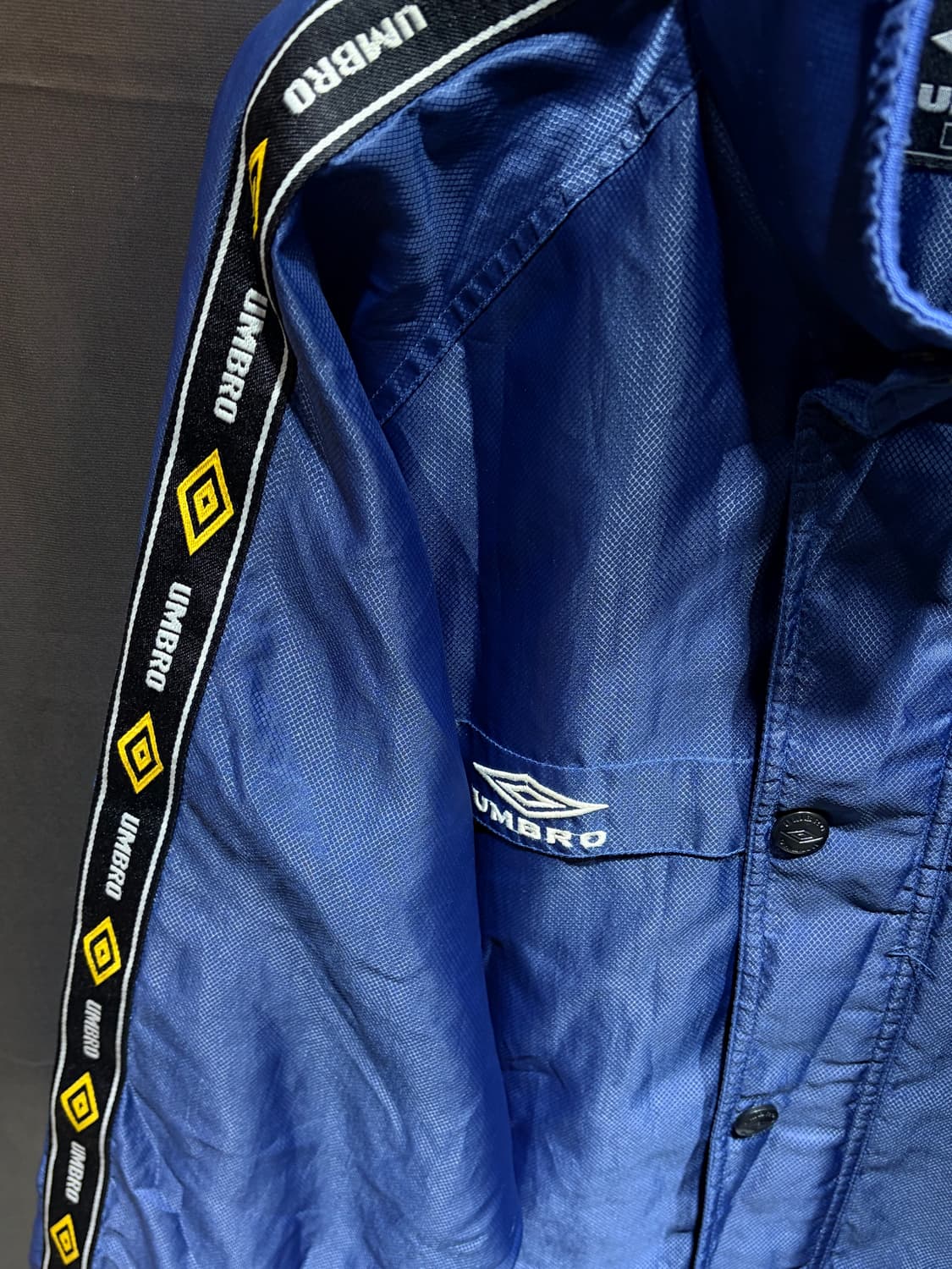 XL 엄브로 심볼로고 라인 블루 나일론 자켓 상품이미지5