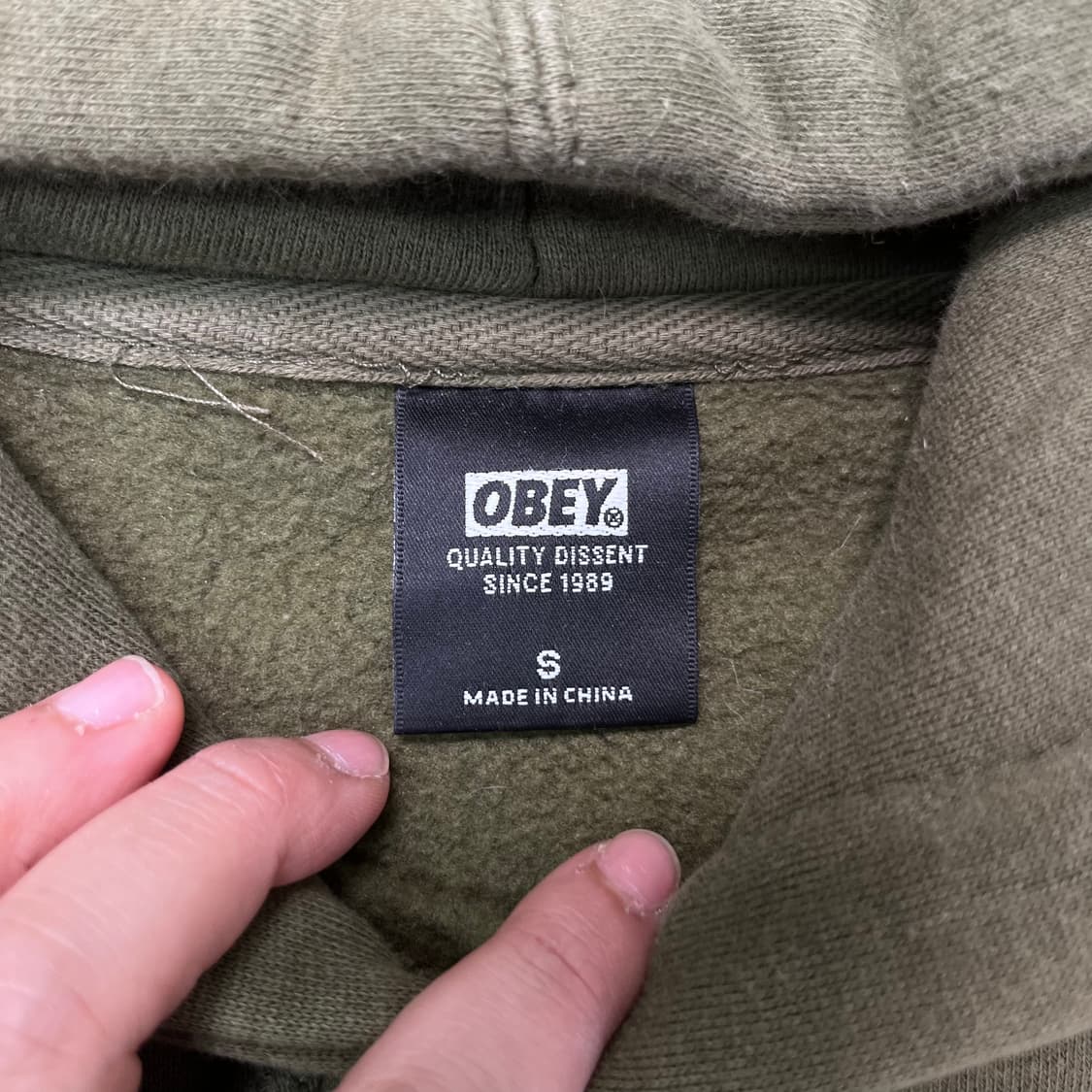 105 오베이 백로고 후드티 상품이미지4