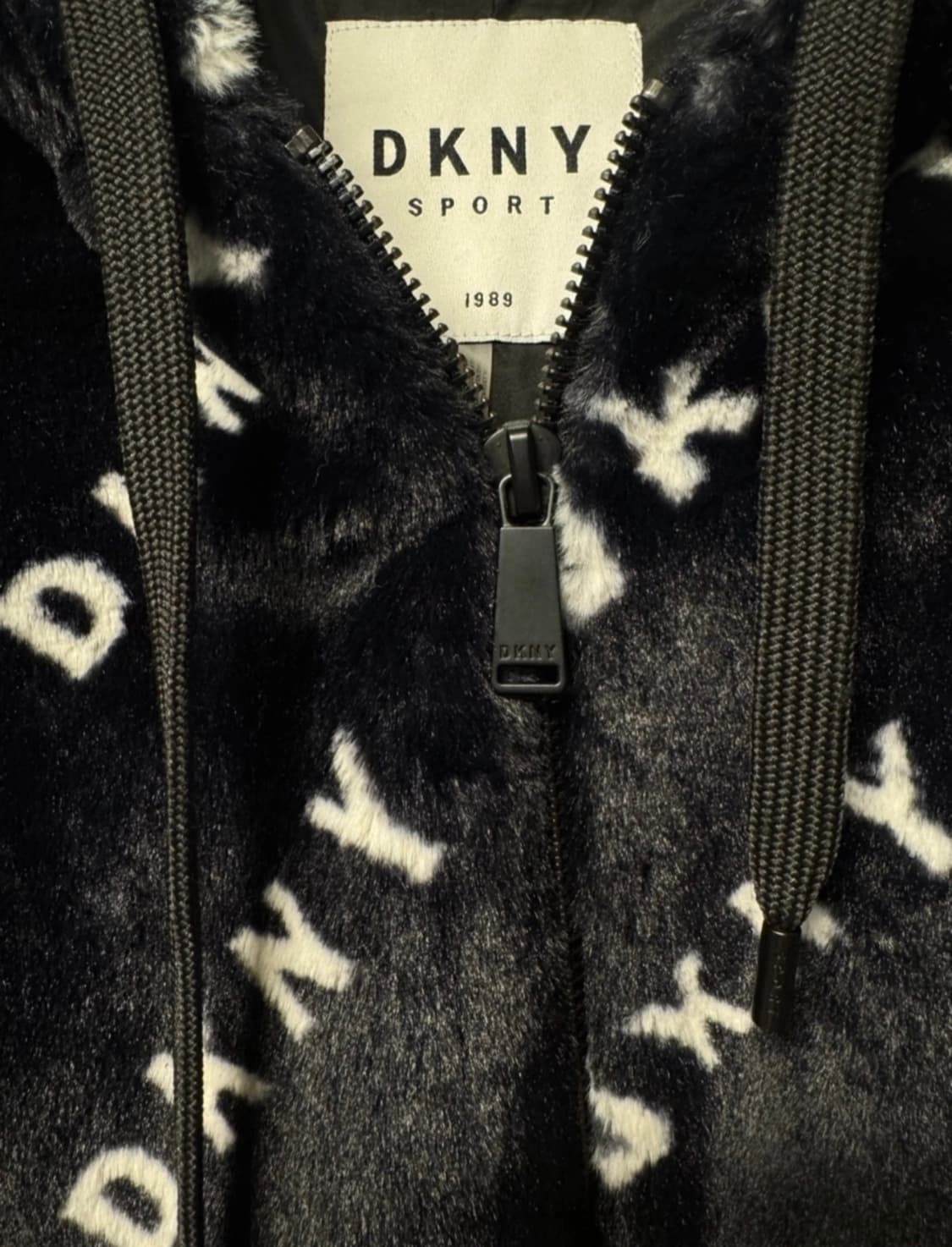 DKNY 로고 퍼 후디 아우터 상품이미지2