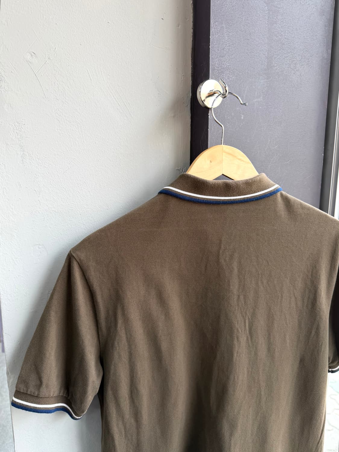 100/ 프라다 레드탭 로고 PK 반팔 상품이미지6