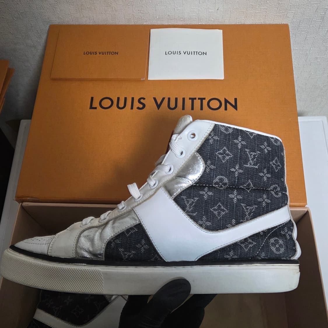 [정품] 루이비통 실버 투톤 레더 트레이너 스니커즈 275 상품이미지5